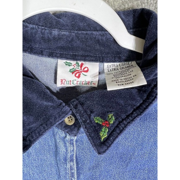 Vintage Nut Cracker Blue Denim Button Up Shirt Womens‎ XL Christmas Embroidery - Picture 3 of 14